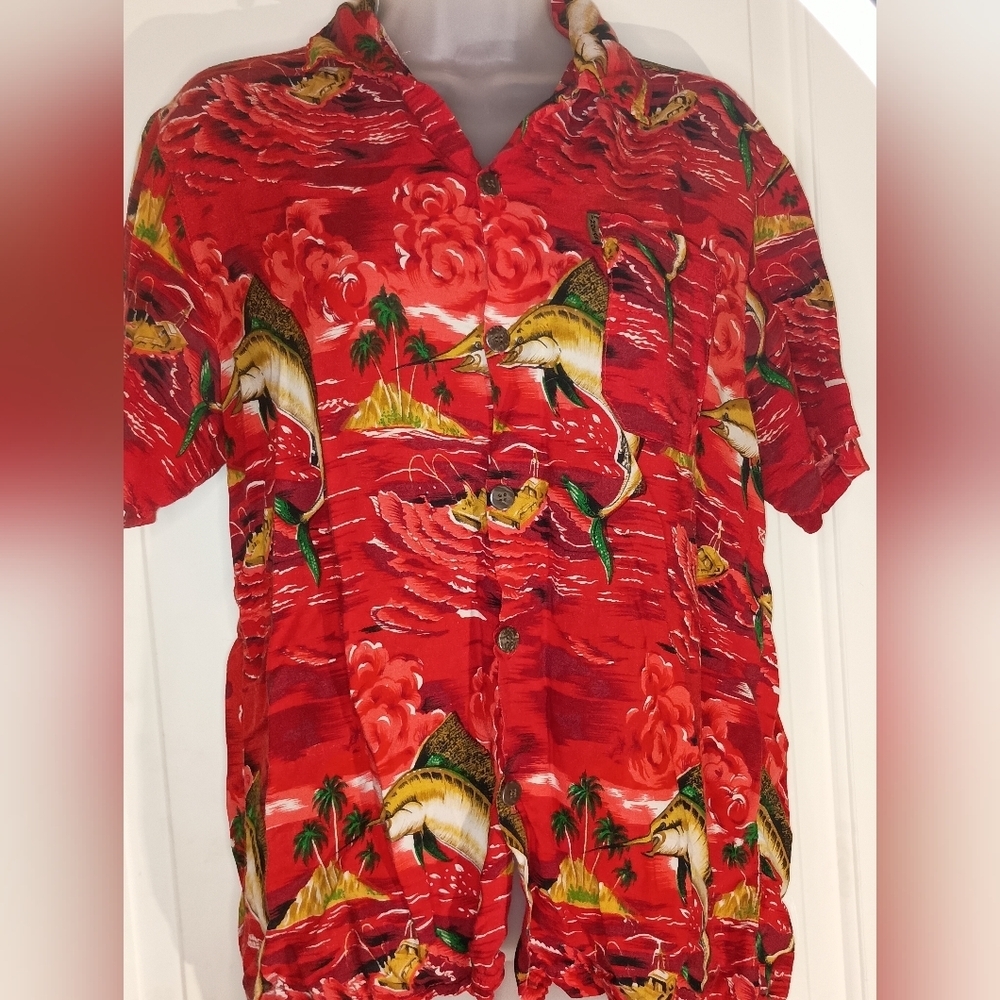 IN GEAR‎ Fish Hawaiian Vacation Travel Red L Tropical Animal button up shirt